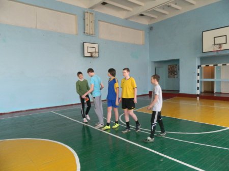 Турнір з міні-футболу серед учнів 8-9 класів