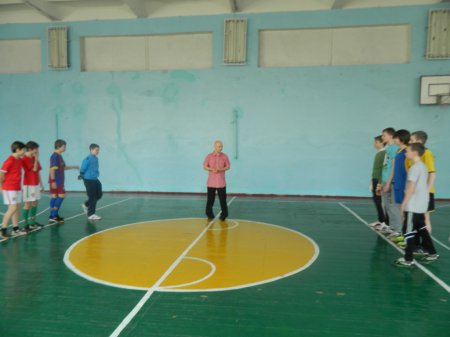 Турнір з міні-футболу серед учнів 8-9 класів