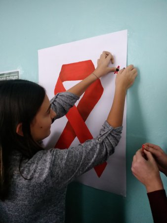 Акція в знак солідарності з ВІЛ-позитивними людьми