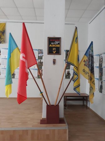 учні 44 групи відвідали виставку  «Полк Азов – Янголи Маріуполя»