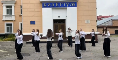 Флешмоб «Нас єднає мова»